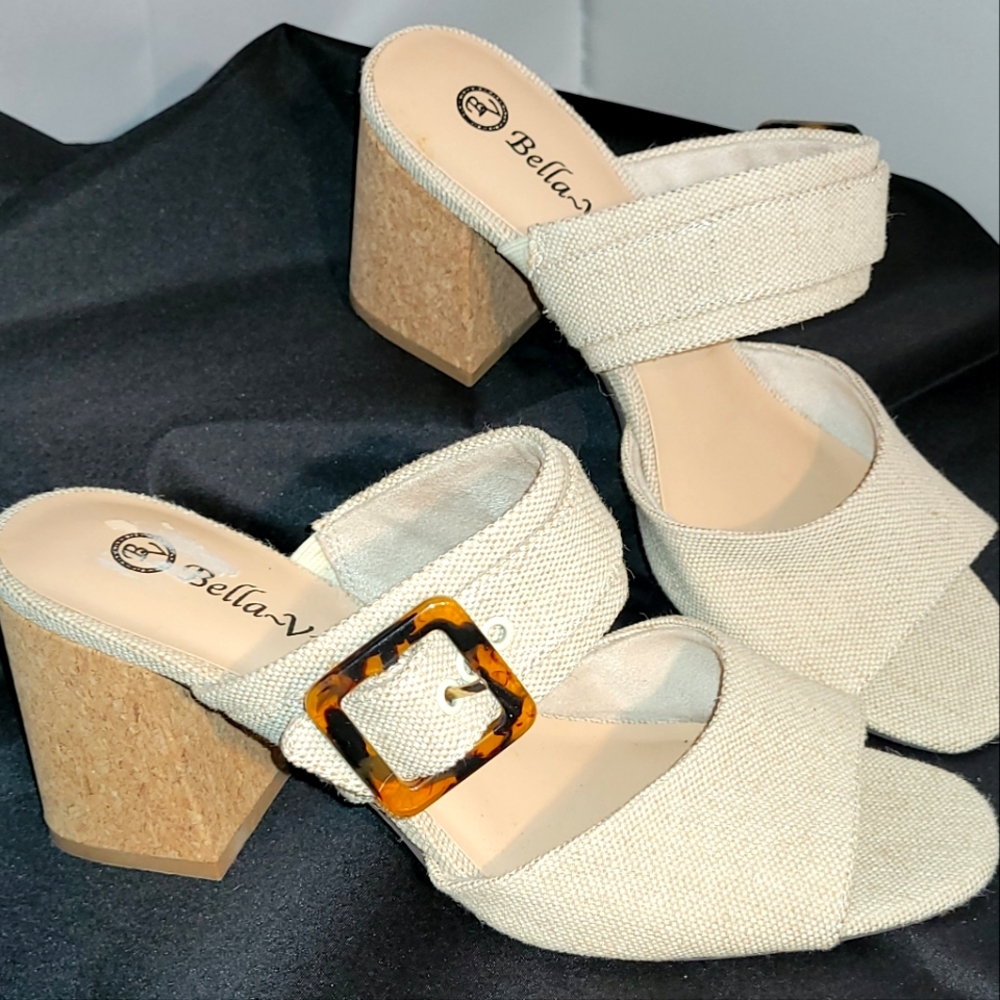 8.5W heeled linen sandals by Bella Vita